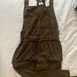 New Aritzia Overalls size small